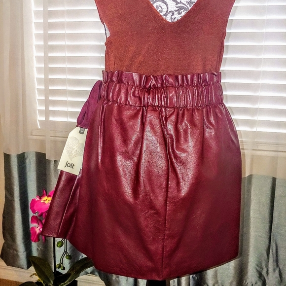 Burgundy vegan leather skirt with top size… - Picture 2 of 14